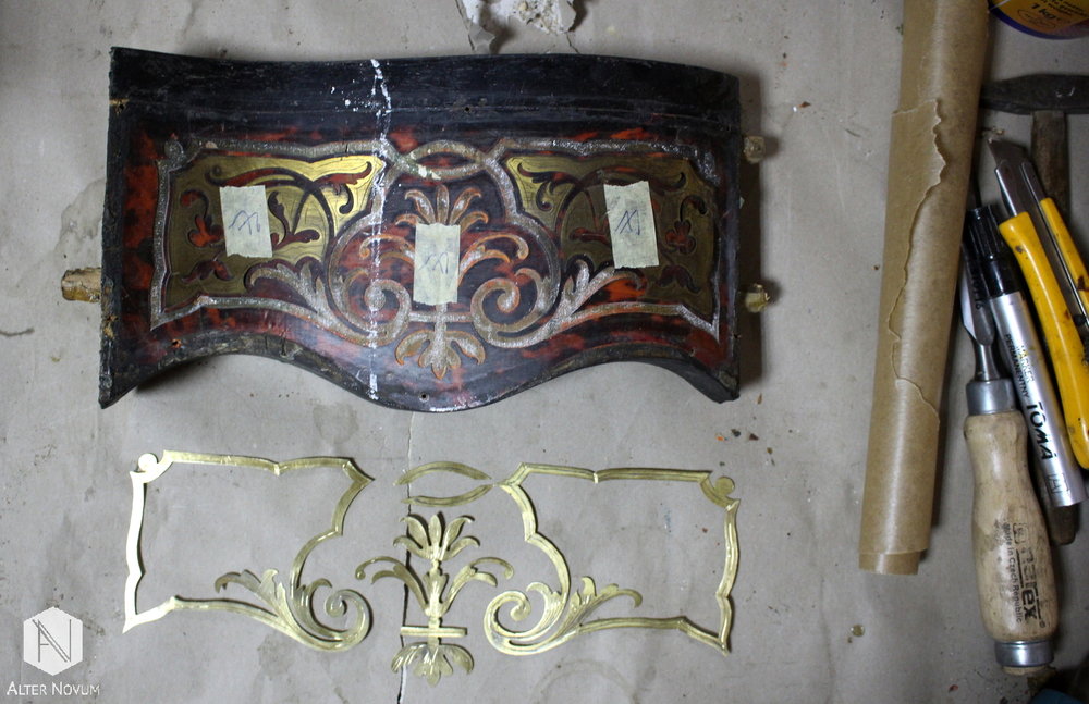 7. Renowacja mebla - karciak w stylu Boulle 7. Renowacja mebla - karciak w stylu Boulle